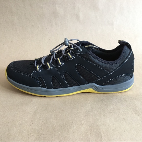 lands end mens water shoes